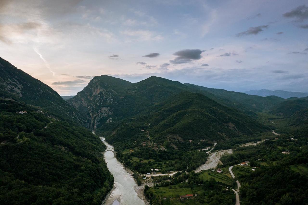Gefiri Plakas Hotel, Tzoumerka Екстериор снимка